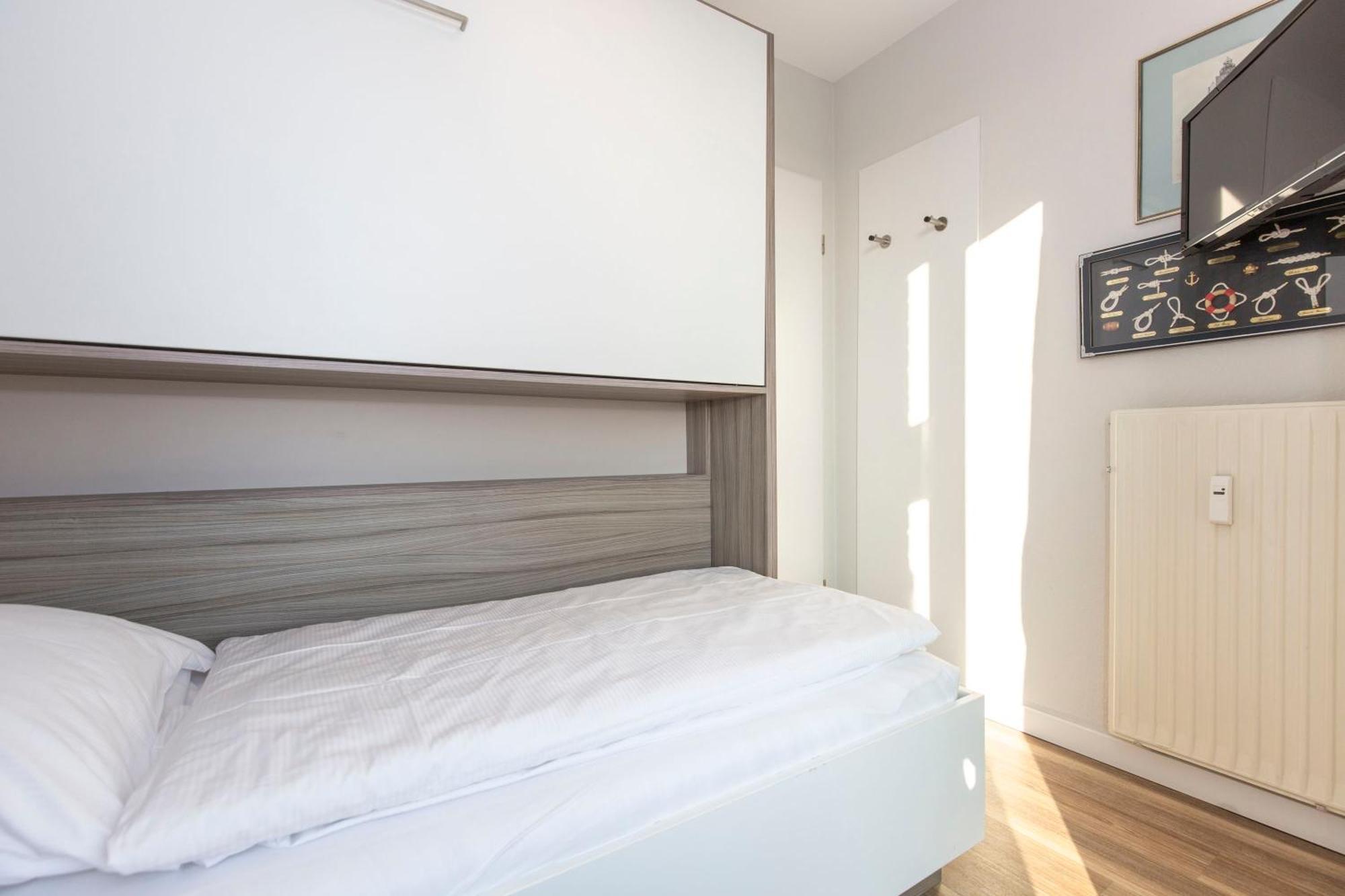 Lord Nelson 807 Apartment